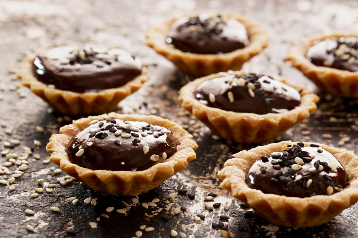 15-Amazing-Mini-Chocolate-Tart-Recipes-To-Make-At-Home