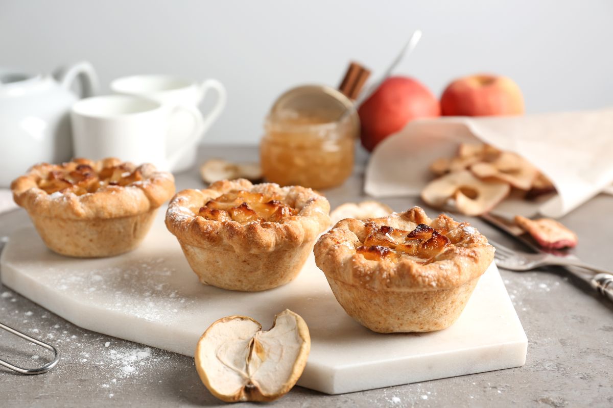 15-Delicious-Mini-Apple-Tart-Recipes-You-Will-Love