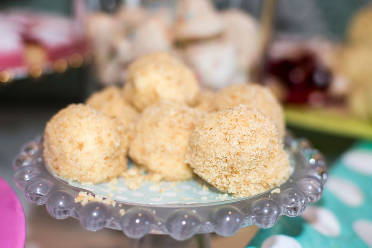 Amazing Cheesecake Balls Recipes To Make At Home