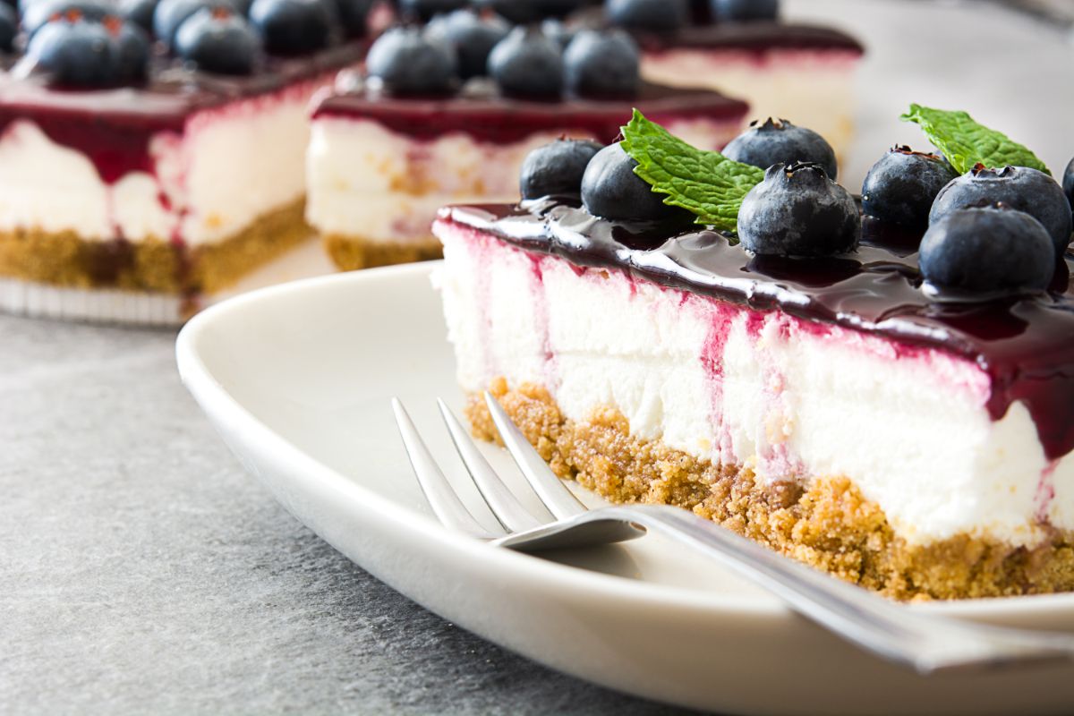 14 Amazing Lemon Blueberry Cheesecake Recipes To Make At Home