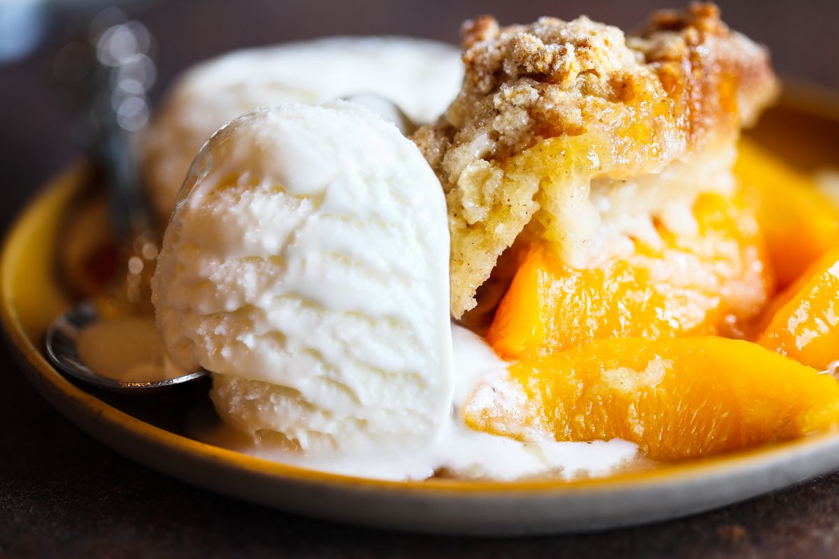 15 Best Mini Peach Cobbler Recipes To Try Today (17)