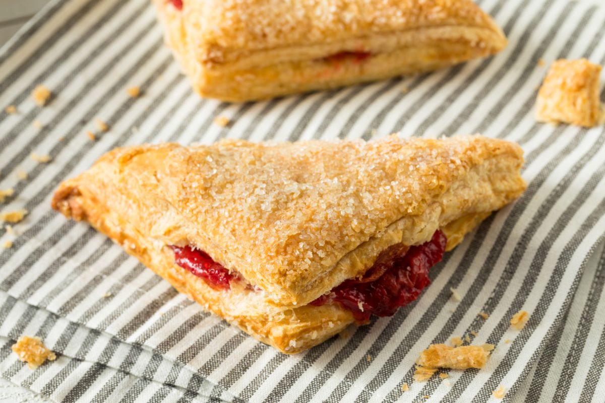 15 Marvelous Strawberry Turnover Recipes That You Will Adore