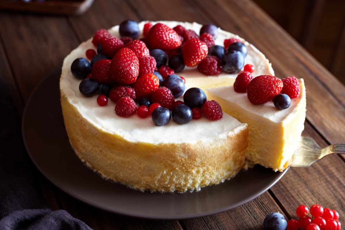 Italian Mascarpone & Ricotta Cheesecake & Raspberry Almond Crust