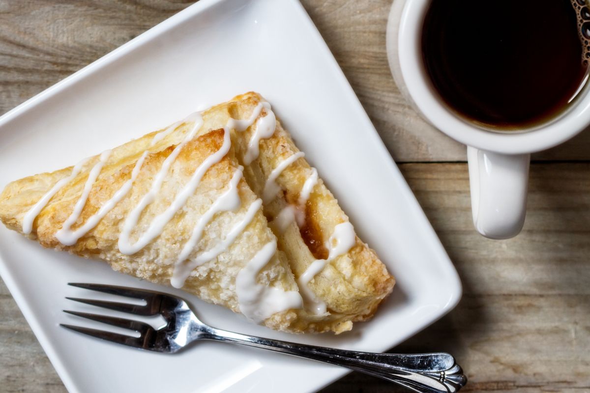 Pumpkin Pie Turnovers With Cinnamon Glaze