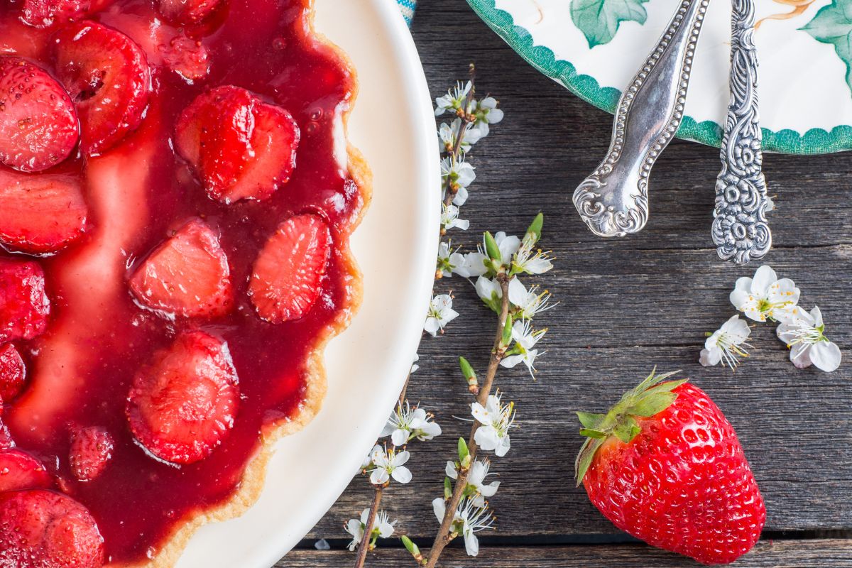 Strawberry Ricotta Icebox Pie