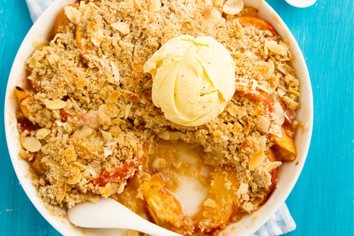 Caramel Crumb Peach Pie