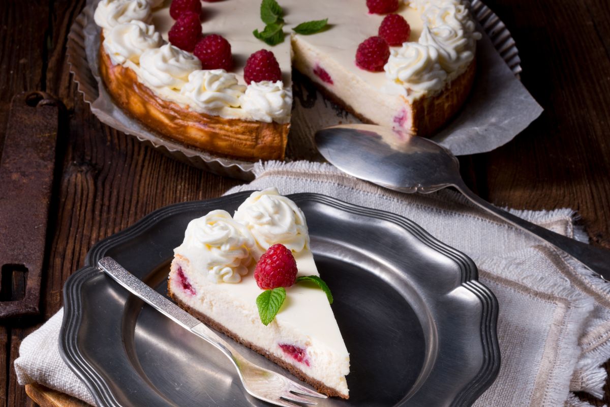 Raspberry Cream Pie