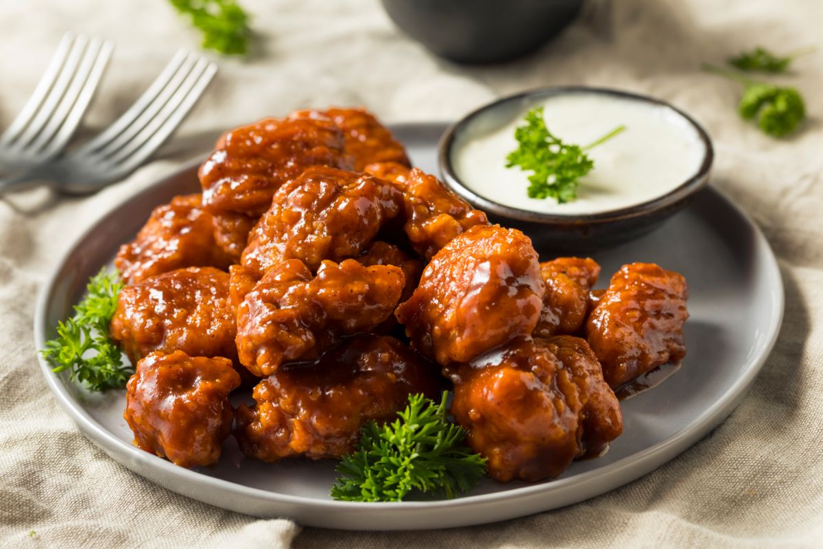 4 Best Ways To Reheat Buffalo Wild Wings Boneless Wings