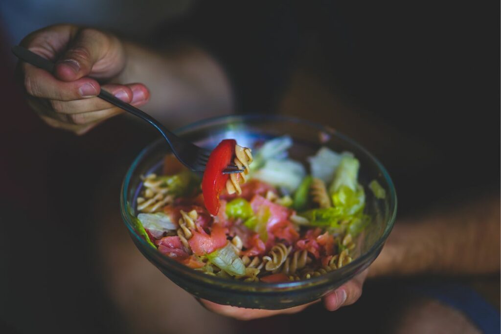 Eating Salad At Night Should You Do It