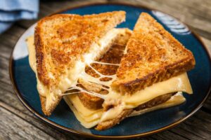 Key Differences Between Yellow And White American Cheese - Eat Kanga