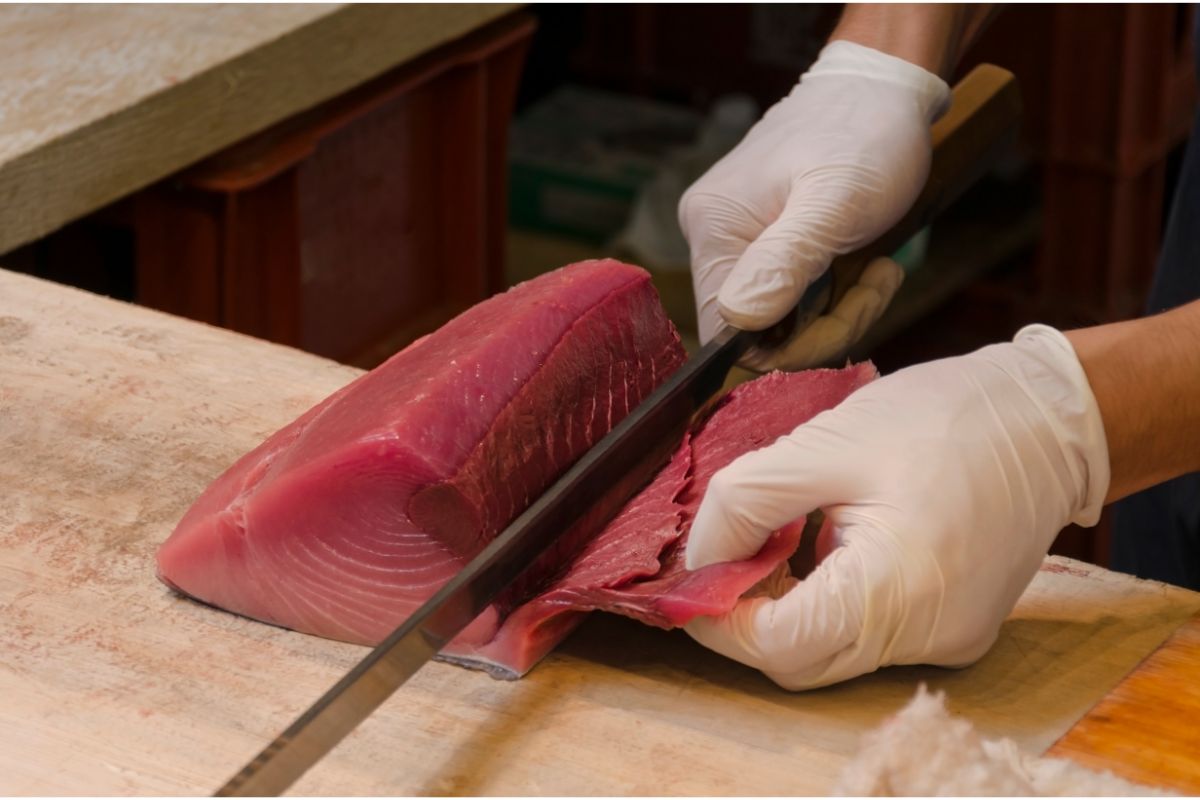 How Long Can Tuna Sit Out Unrefrigerated? Your Complete Guide
