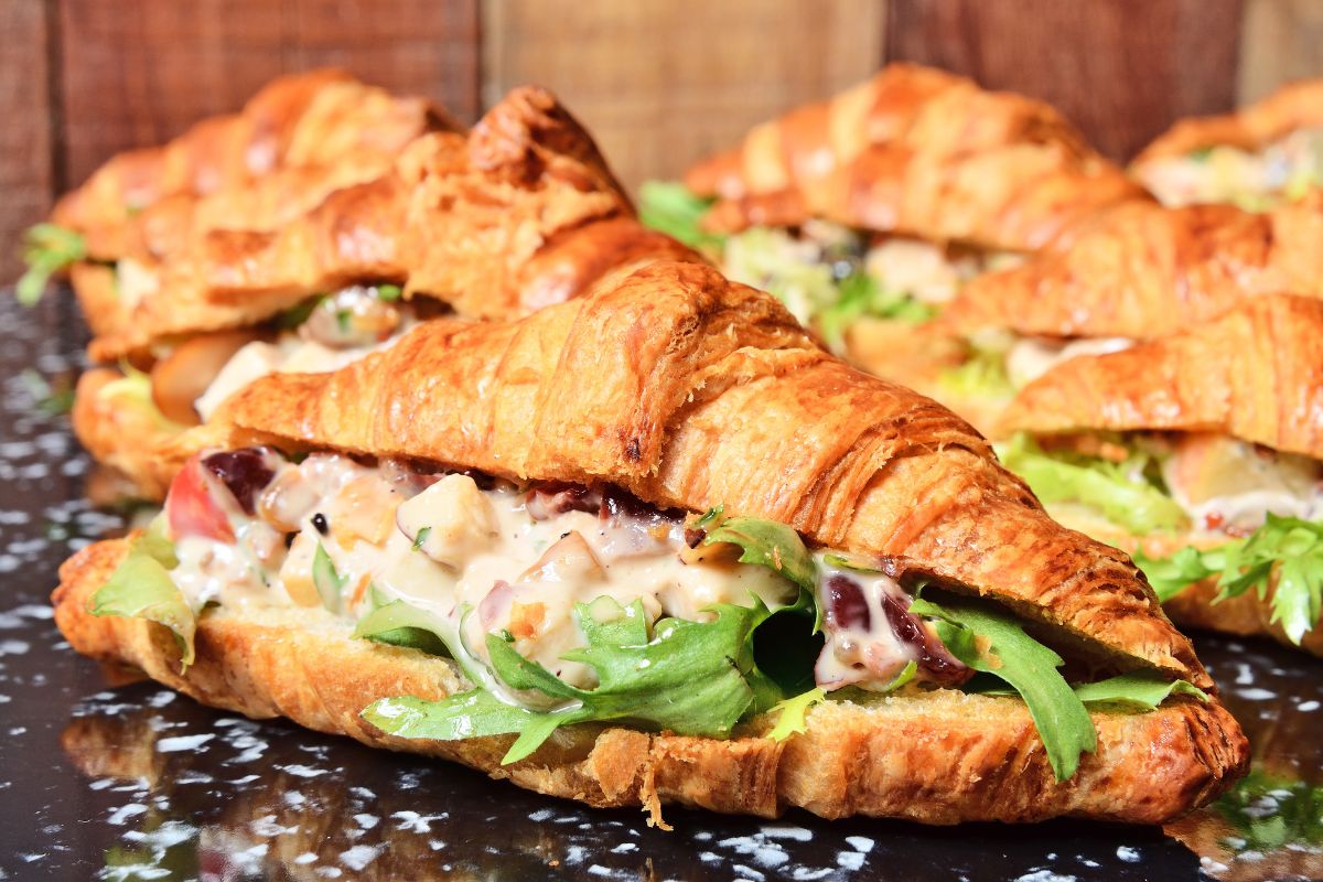 How Much Chicken Salad Per Person By Sandwich Or Croissant Size Includes Chicken Salad Recipe And Side Dish Ideas