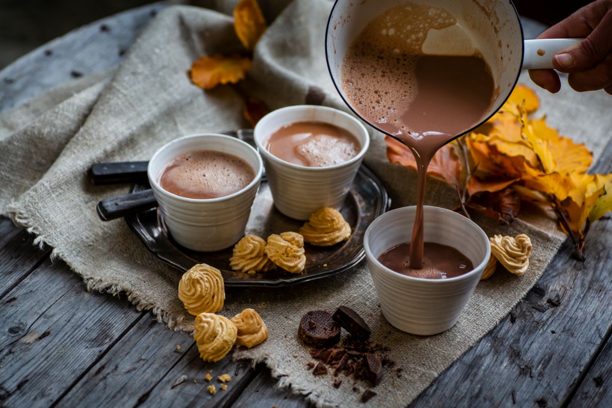How To Make Hot Chocolate With Chocolate Chips And Bars