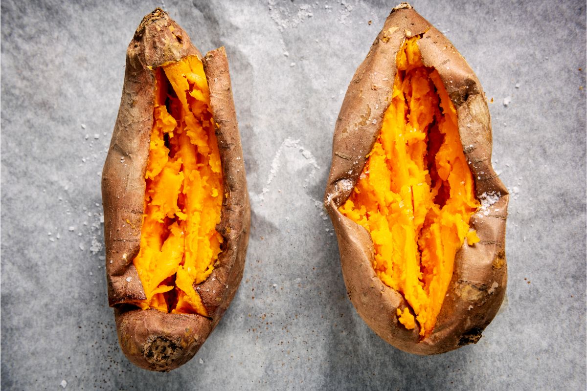 How To Reheat Sweet Potatoes In The Microwave (Baked, Mashed, And Fried!)