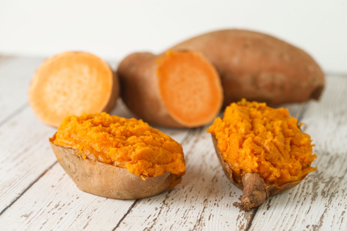 How To Reheat Sweet Potatoes In The Microwave (Baked, Mashed, And Fried!)