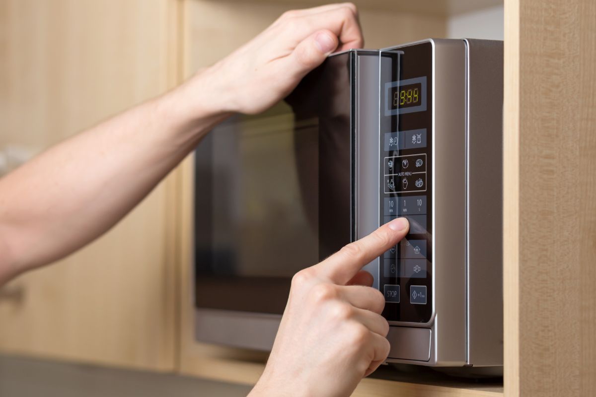 Microwave Reheat – What Does This Setting Mean?