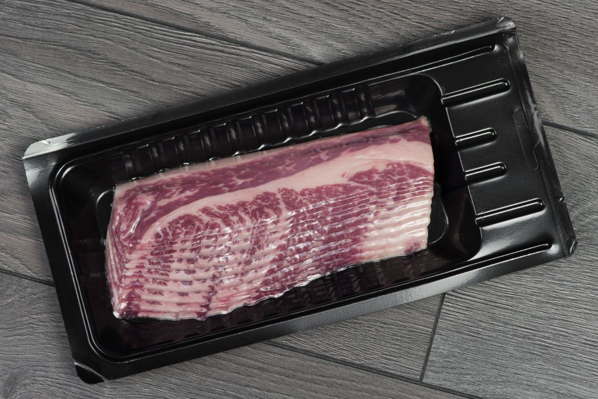 The Best Way To Defrost Bacon In The Microwave (A Step-By-Step Guide)