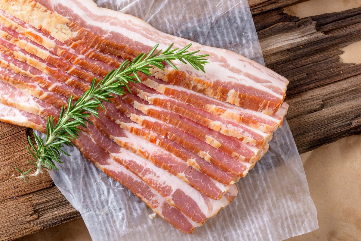 The Best Way To Defrost Bacon In The Microwave (A Step-By-Step Guide)