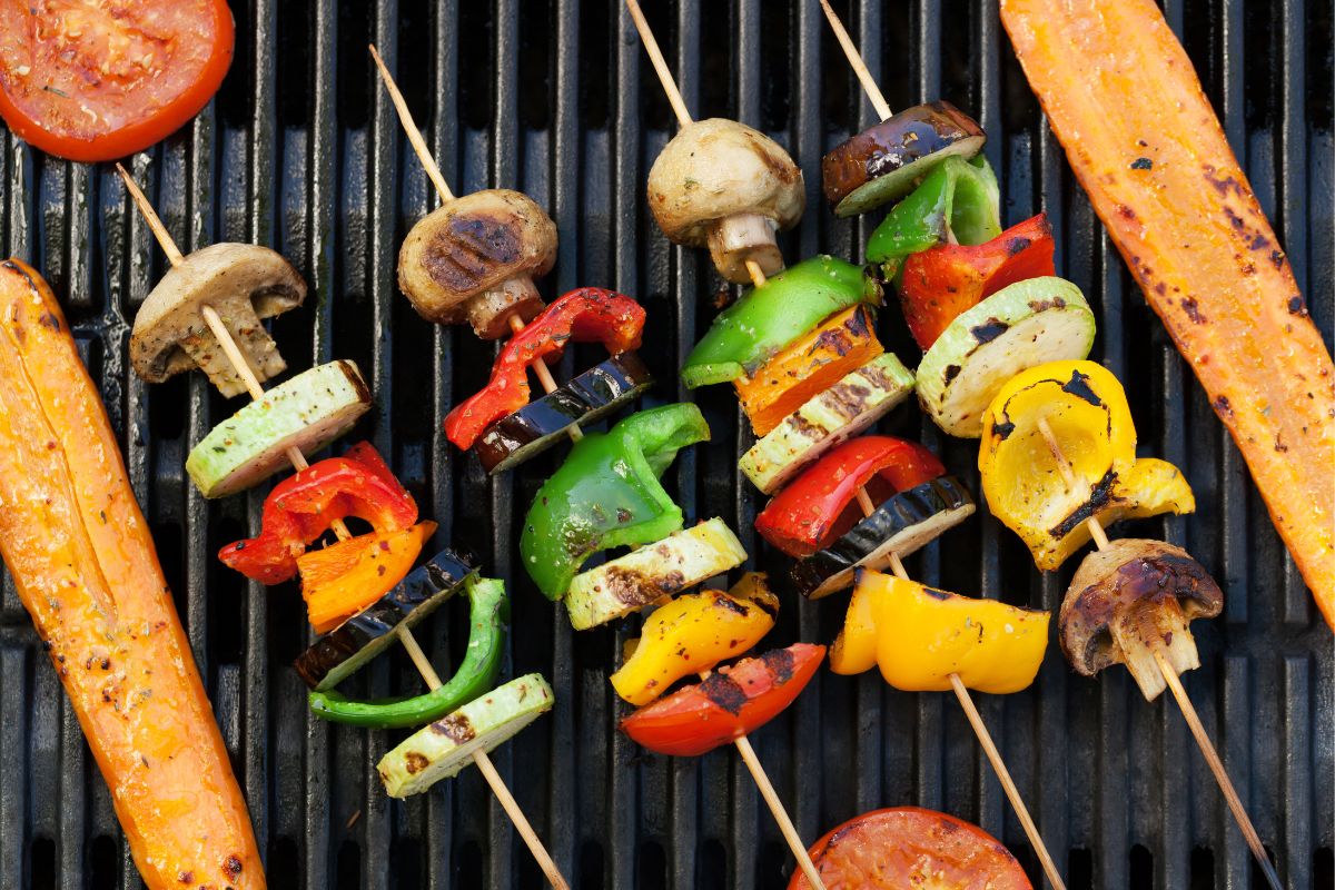 The Ultimate Guide To The Best Dishes To Serve With Sausage - grilled vegetables