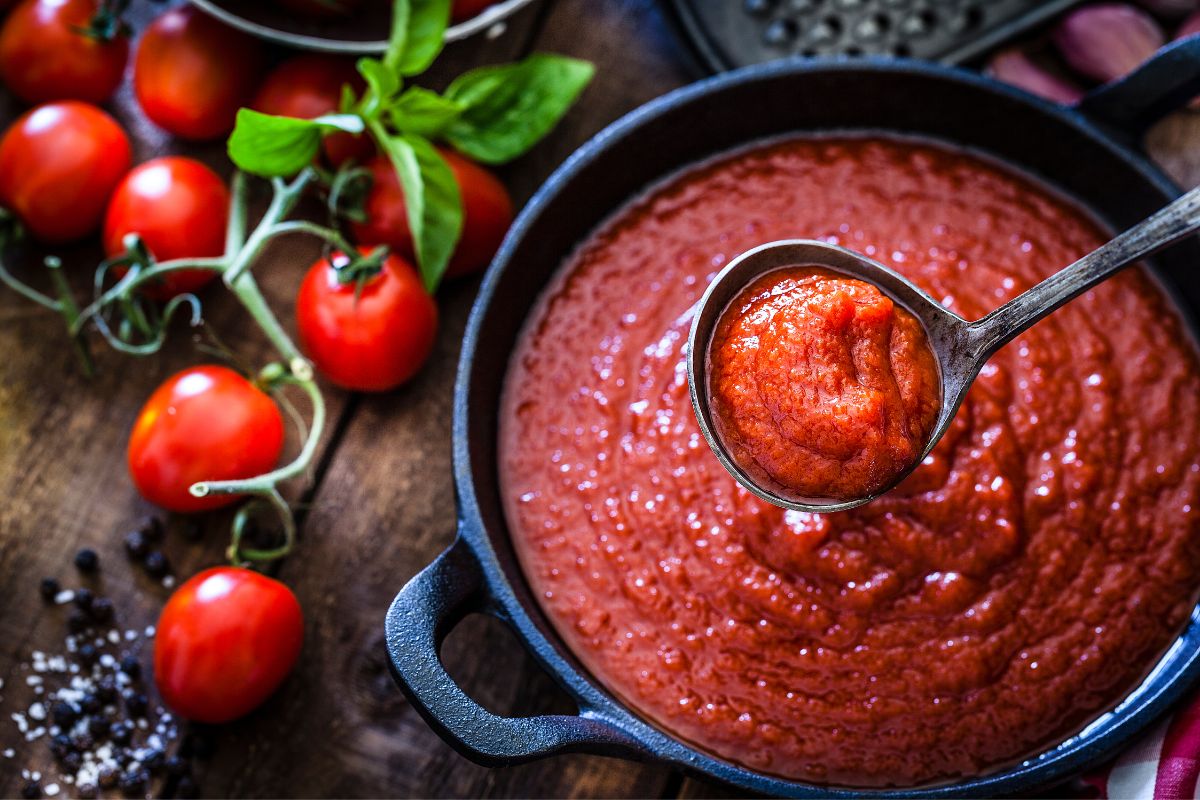 What Exactly Is Robust Inspired Tomato Sauce? And How Do You Make It? (Full Breakdown)