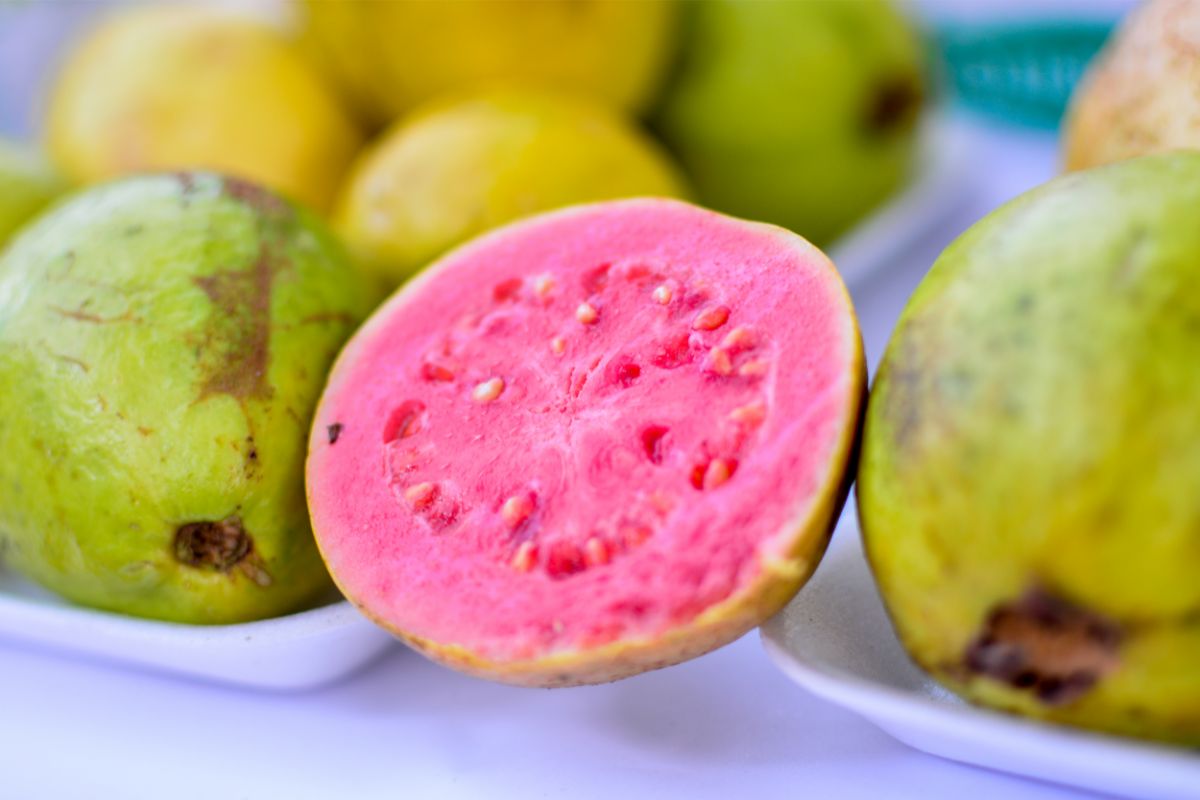 How To Eat Guava