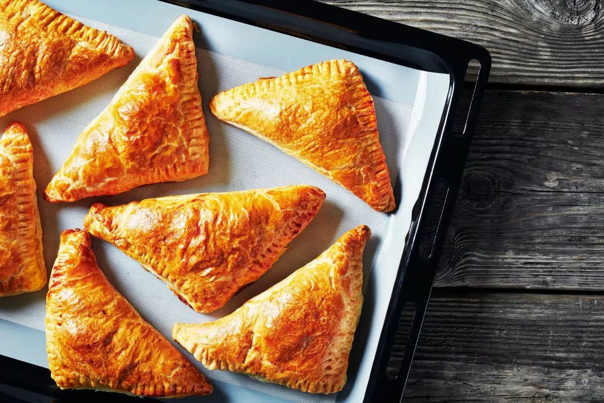 Easy Peach Turnovers With Frozen Puff Pastry